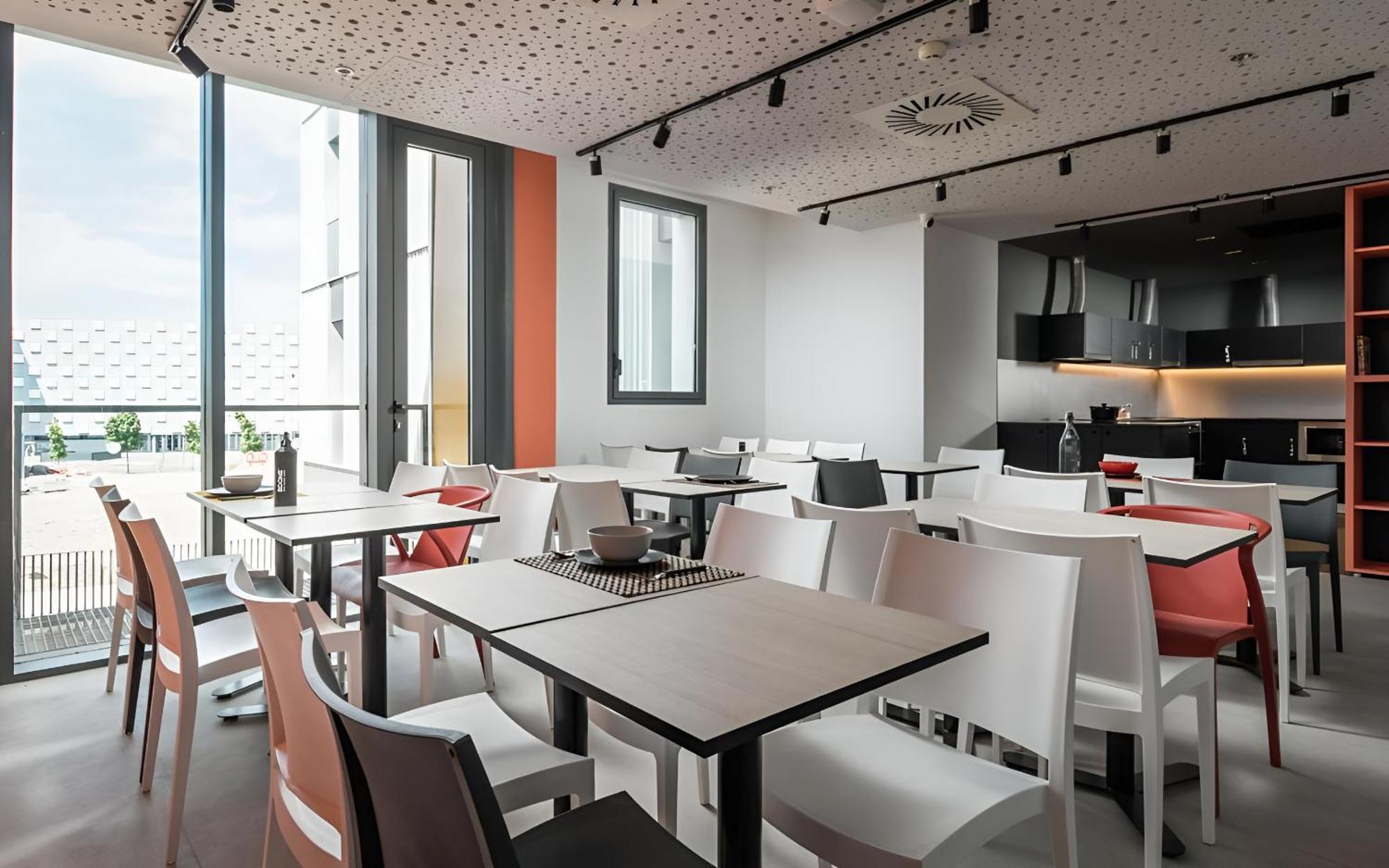 Home And Coliving Pamplona Luaran gambar